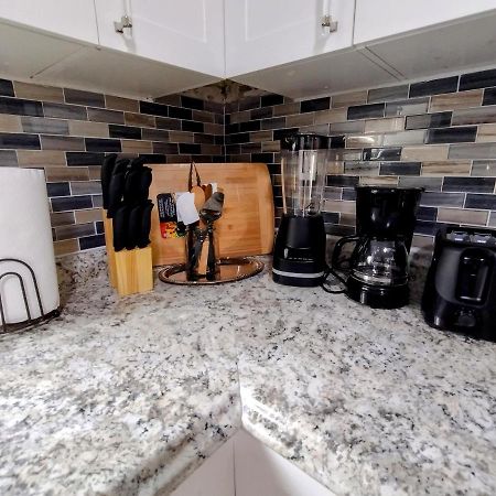 Cheerful 3-Bedroom Home /Ac+ Free Parking North Miami Beach Esterno foto