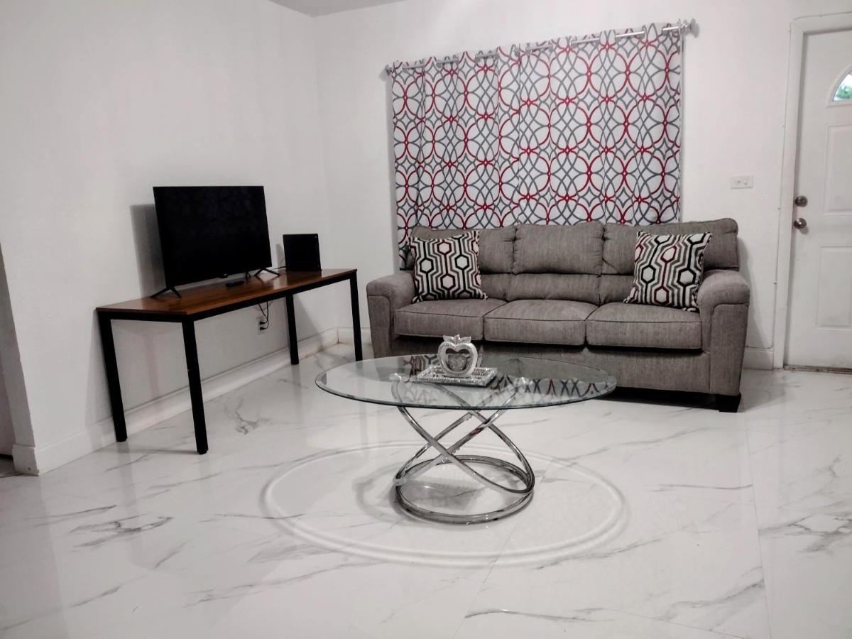 Cheerful 3-Bedroom Home /Ac+ Free Parking North Miami Beach Esterno foto