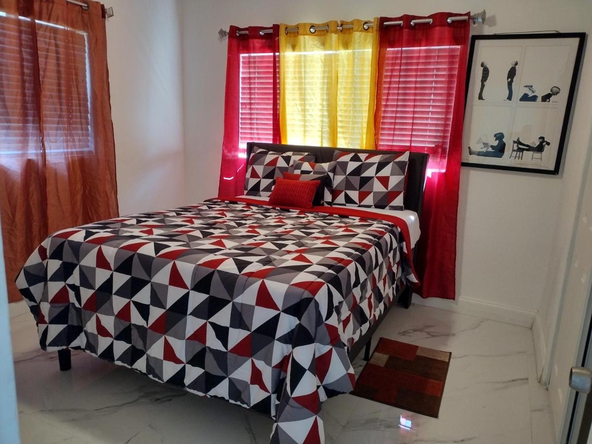 Cheerful 3-Bedroom Home /Ac+ Free Parking North Miami Beach Esterno foto