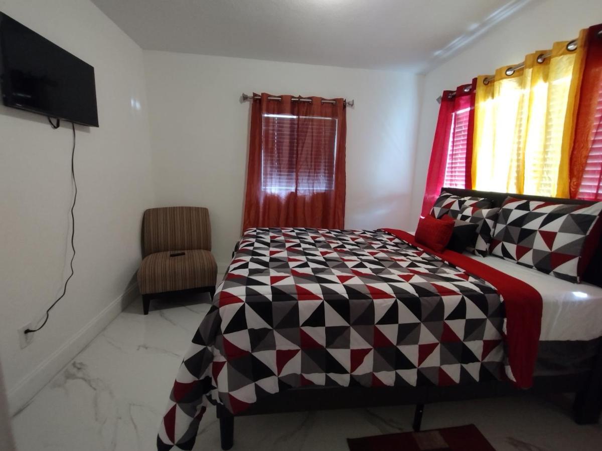Cheerful 3-Bedroom Home /Ac+ Free Parking North Miami Beach Esterno foto