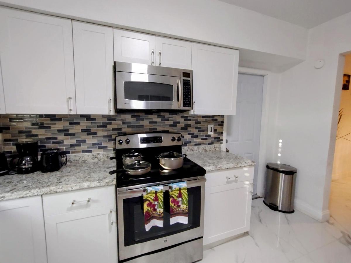 Cheerful 3-Bedroom Home /Ac+ Free Parking North Miami Beach Esterno foto