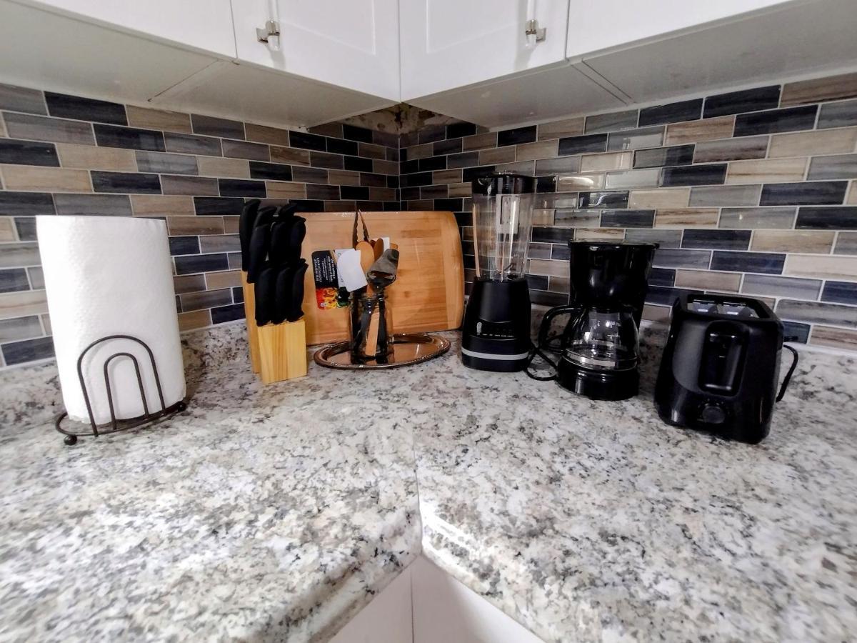 Cheerful 3-Bedroom Home /Ac+ Free Parking North Miami Beach Esterno foto