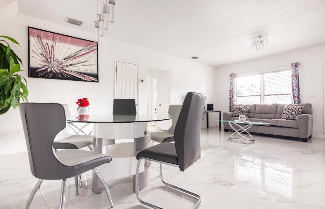 Cheerful 3-Bedroom Home /Ac+ Free Parking North Miami Beach Esterno foto