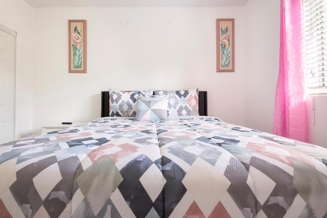 Cheerful 3-Bedroom Home /Ac+ Free Parking North Miami Beach Esterno foto