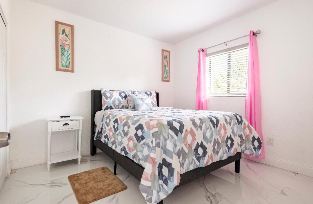 Cheerful 3-Bedroom Home /Ac+ Free Parking North Miami Beach Esterno foto